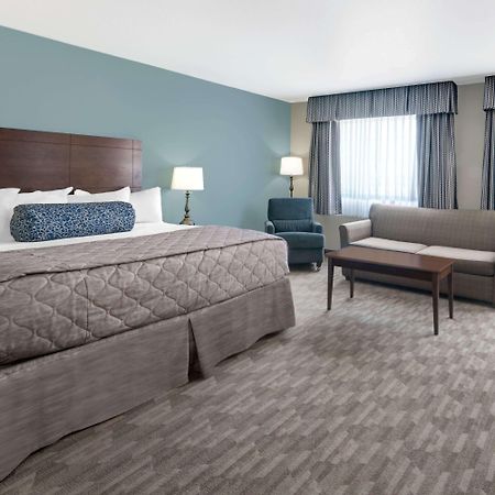 Baymont By Wyndham Minot Hotel Екстериор снимка