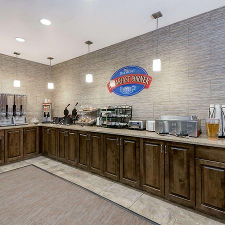 Baymont By Wyndham Minot Hotel Екстериор снимка